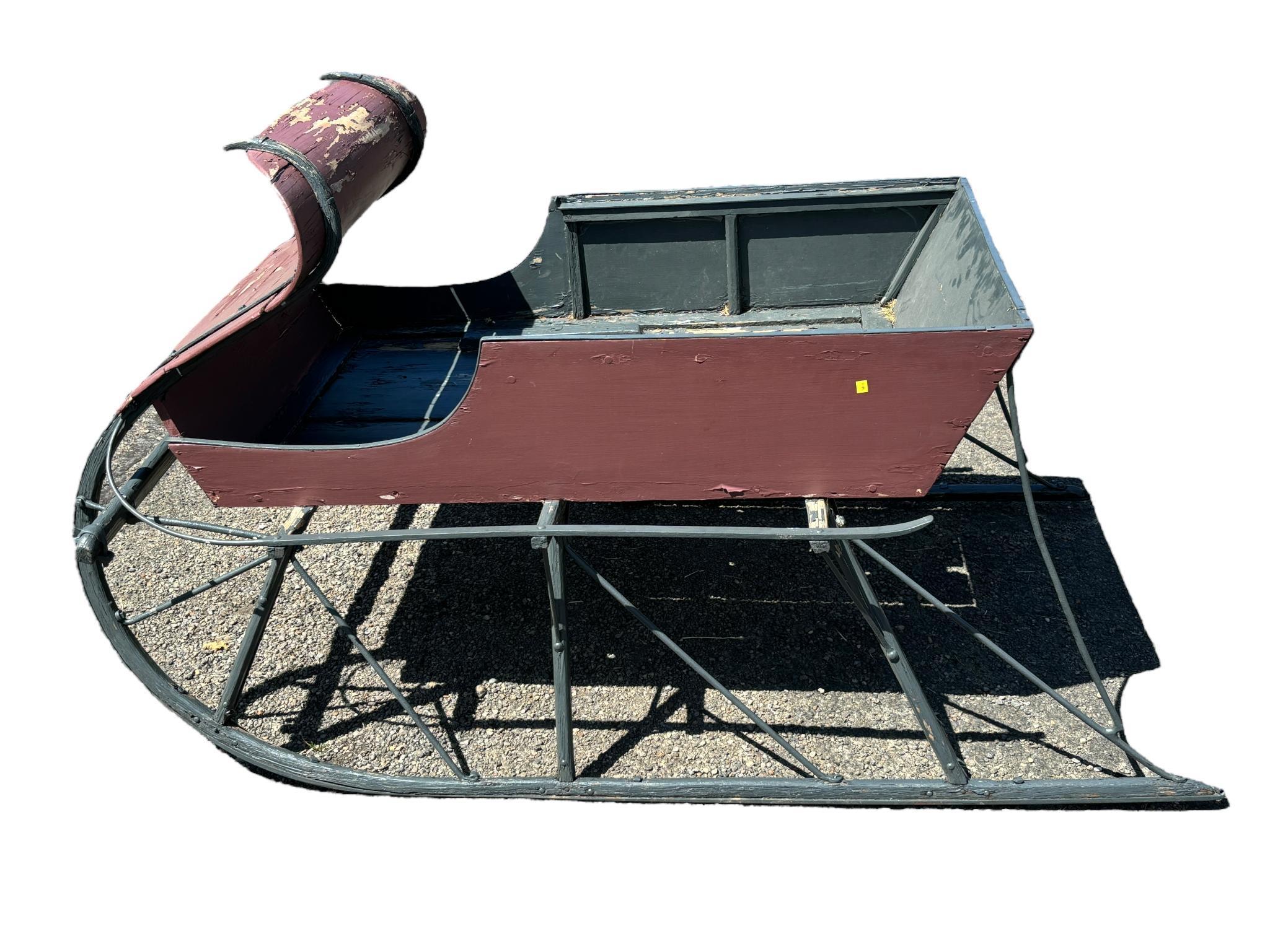 Primitive Antique Curved Front Sleigh