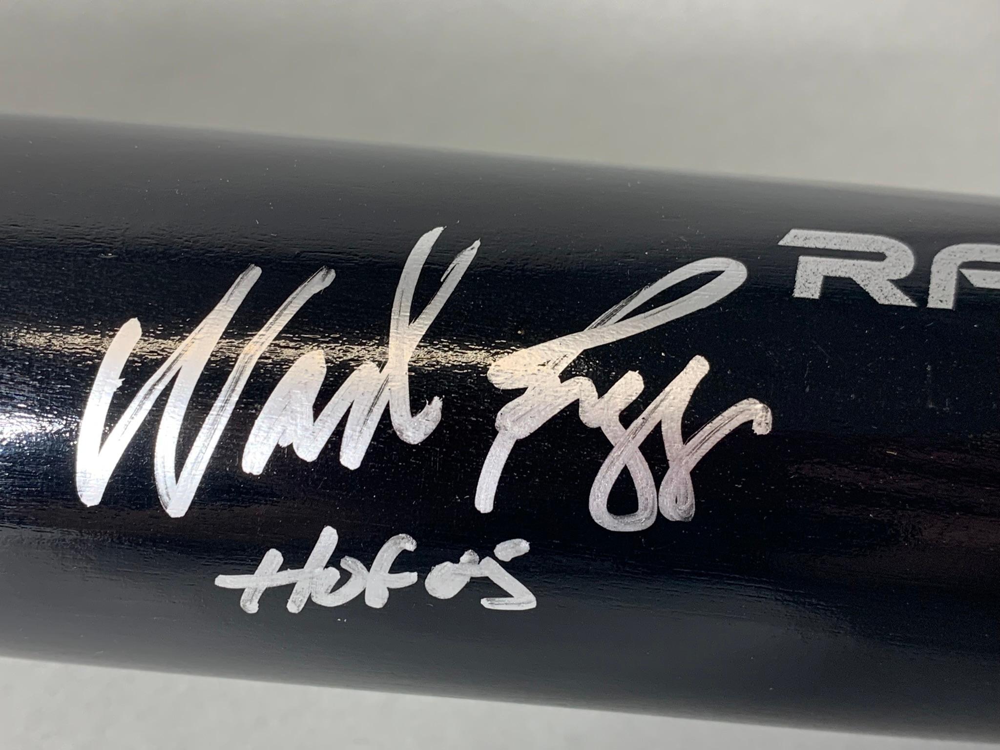 Wade Boggs signed Rawlings bat, Schwartz cert