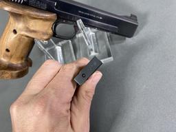 * Smith & Wesson Model 41 Target Pistol 22LR Nice w/Extra Mag