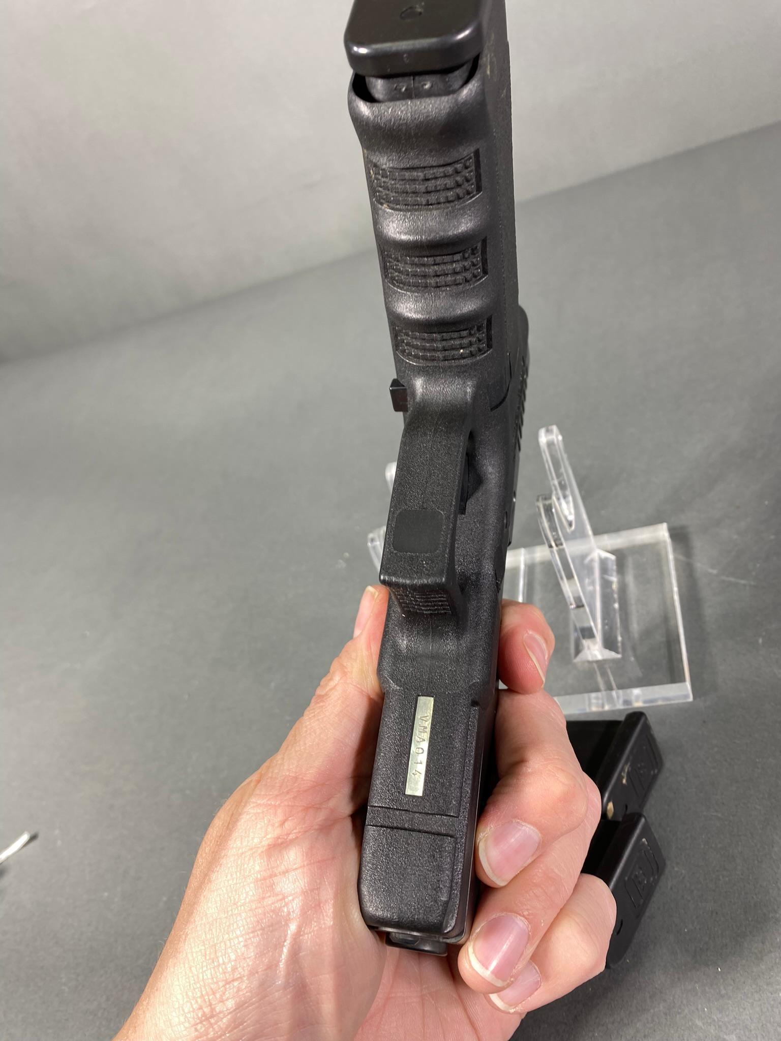 * Glock Model 22 Pistol 40 Cal w/Three Magazines