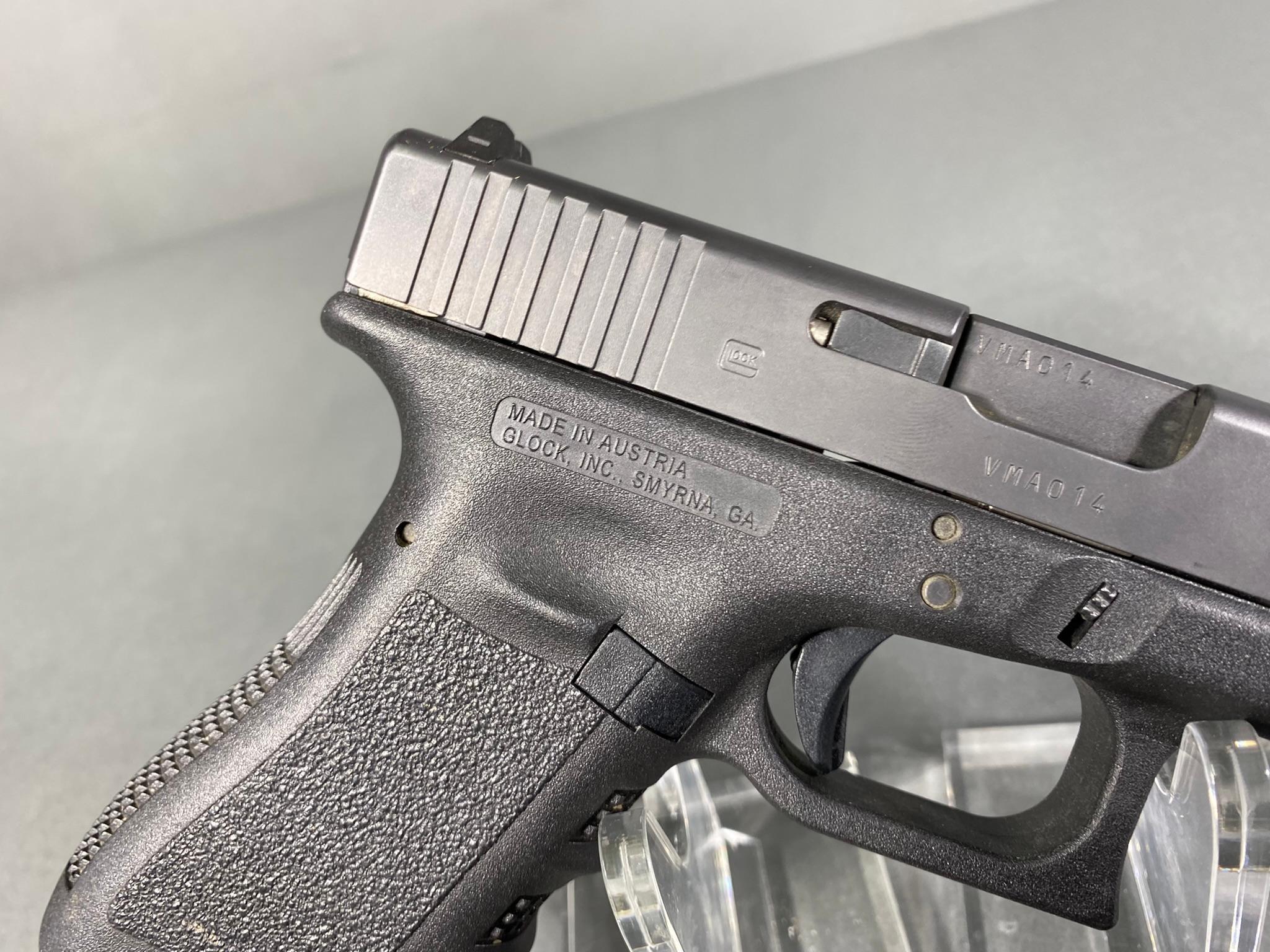 * Glock Model 22 Pistol 40 Cal w/Three Magazines