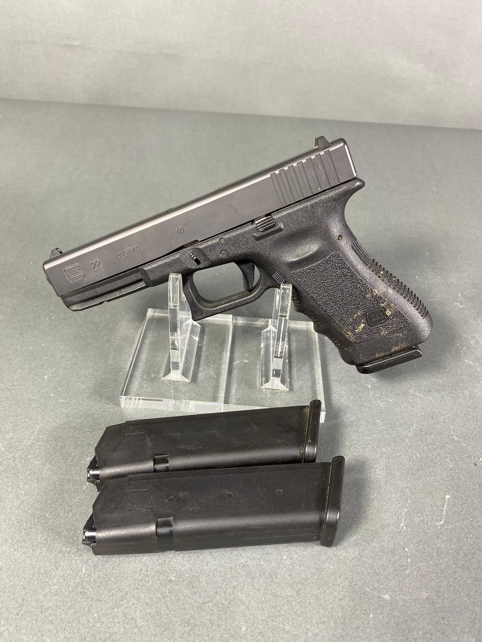 * Glock Model 22 Pistol 40 Cal w/Three Magazines