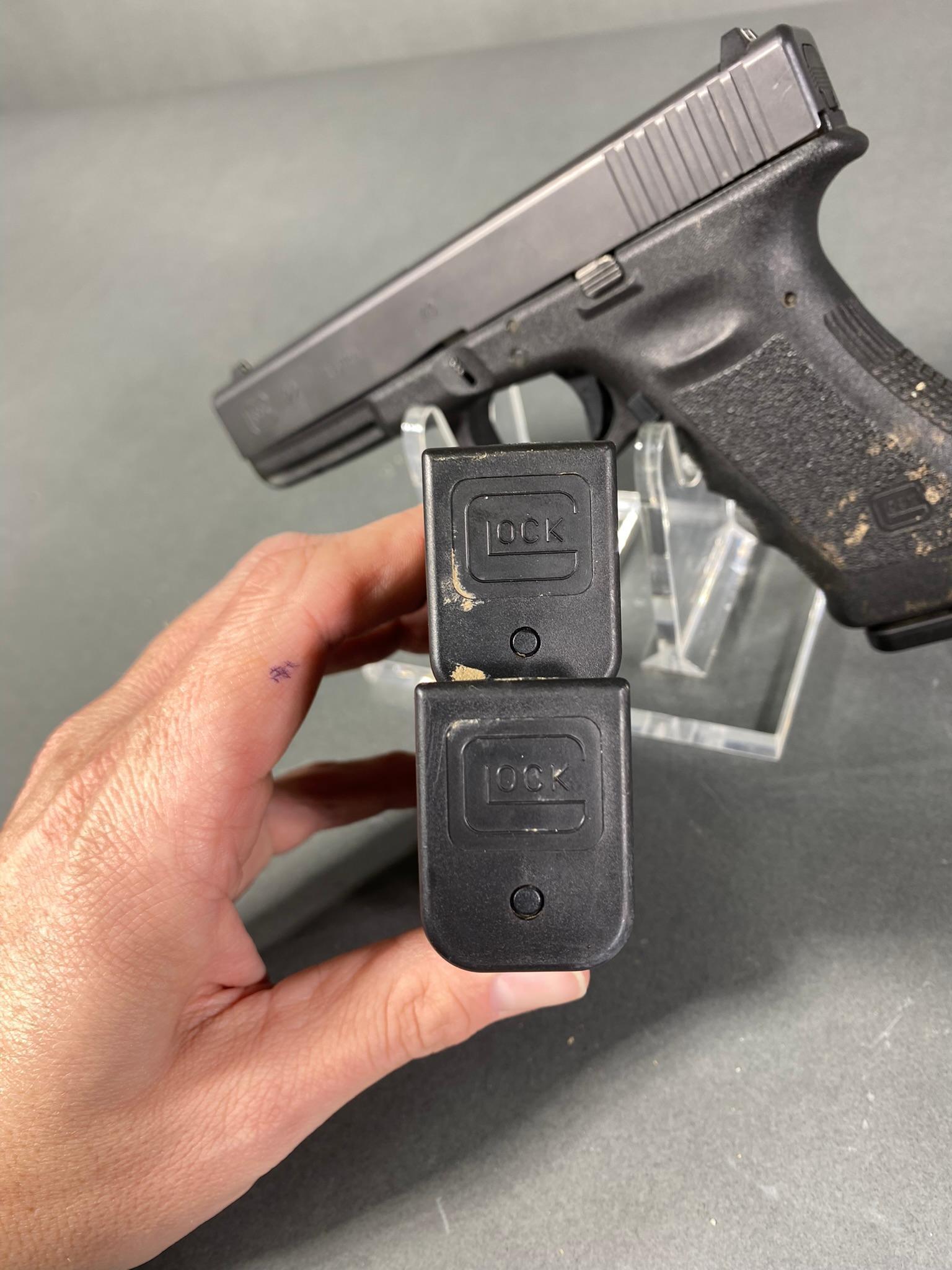 * Glock Model 22 Pistol 40 Cal w/Three Magazines