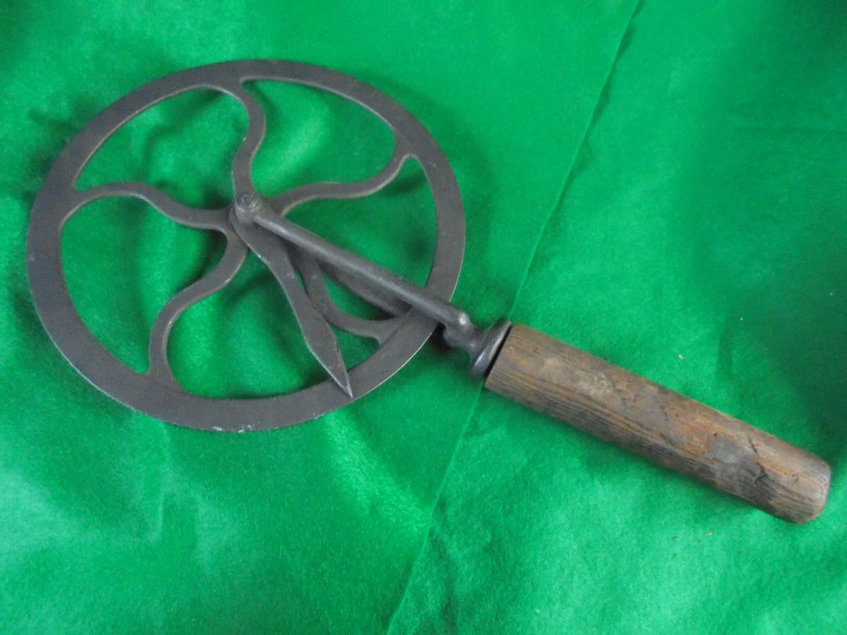 ANTIQUE BLACKSMITH "TRAVELER" FOR WHEEL SPOKE LAYOUT-NEAT