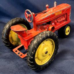 TRU-SCALE NARROW FRONT TRACTOR
