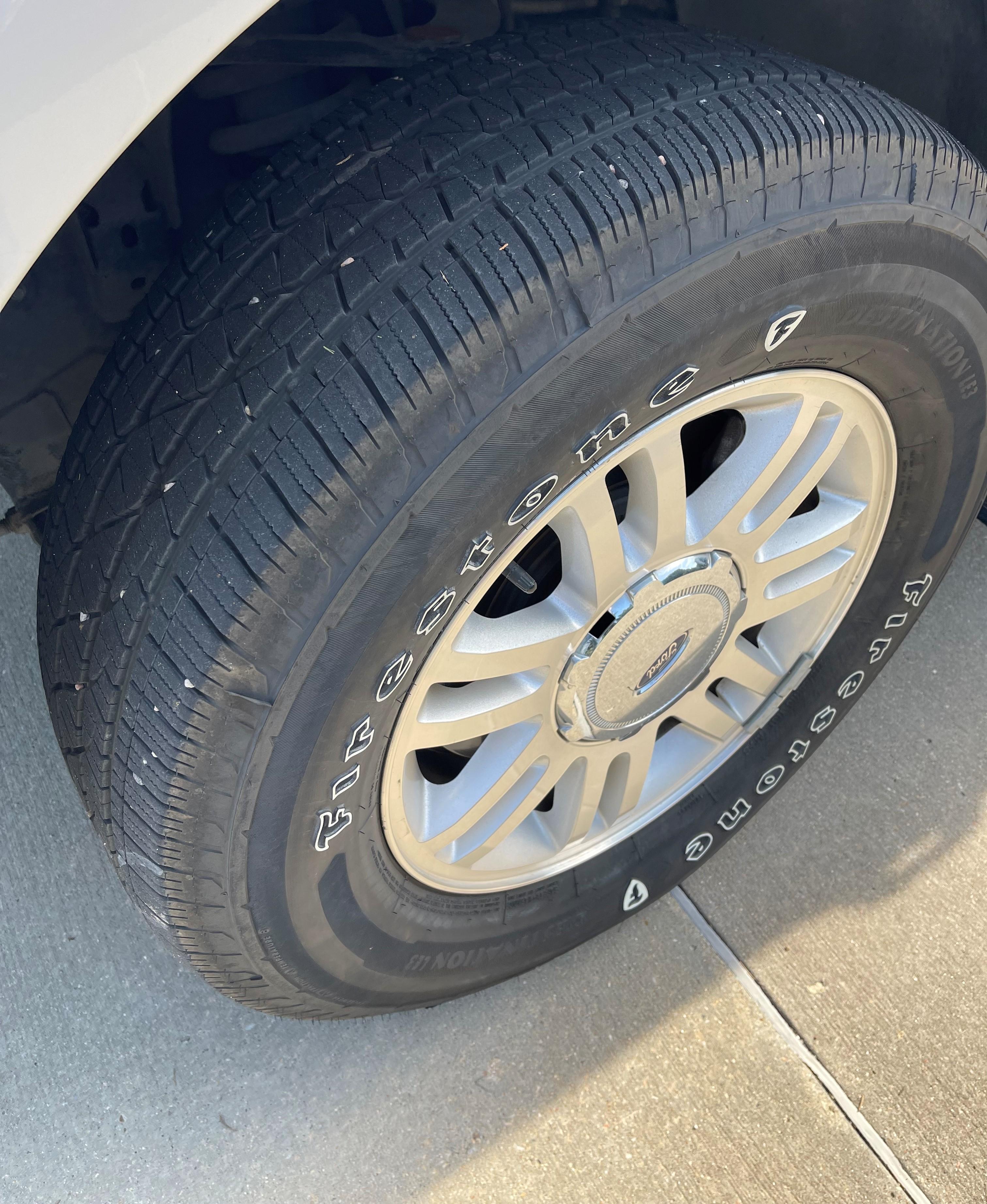 2011  FORD F-150 PICKUP - LARIAT PACKAGE