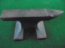 OLD MINIATURE IRON ANVIL-NICE