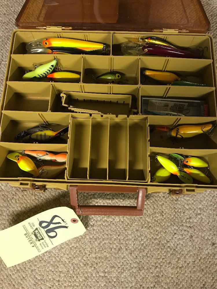 2-sided fishing box w/lures incl. Hot n Tots - thunder sticks - wiggle warts - shadrap - Erie dearie
