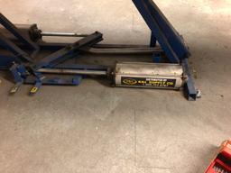 K&L Supply Co. Motorcycle lift