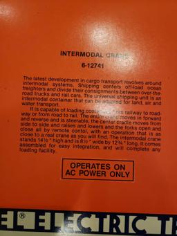 Lionel Intermodal Crane