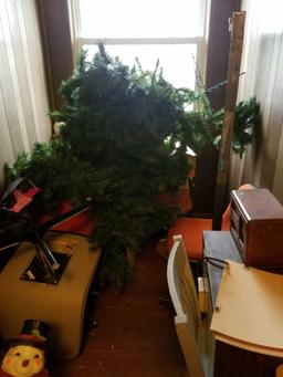 Contents of room, Hobart buffalo chopper, stock pot, hall tree, chairs, decor