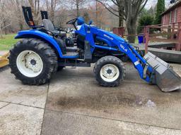 New Holland front-end loader tractor 16LA, 3pt hydraulic hook ups