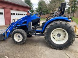 New Holland front-end loader tractor 16LA, 3pt hydraulic hook ups