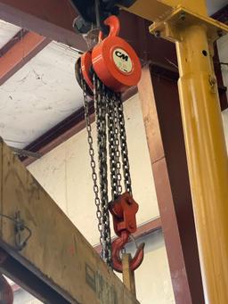 Cm 3ton chain hoist.