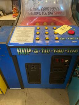 Hop a Tic-Tac-Toe Arcade Game