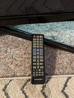 Samsung 60in flat screen TV