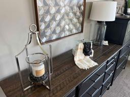 table lamp, candle, decorative items