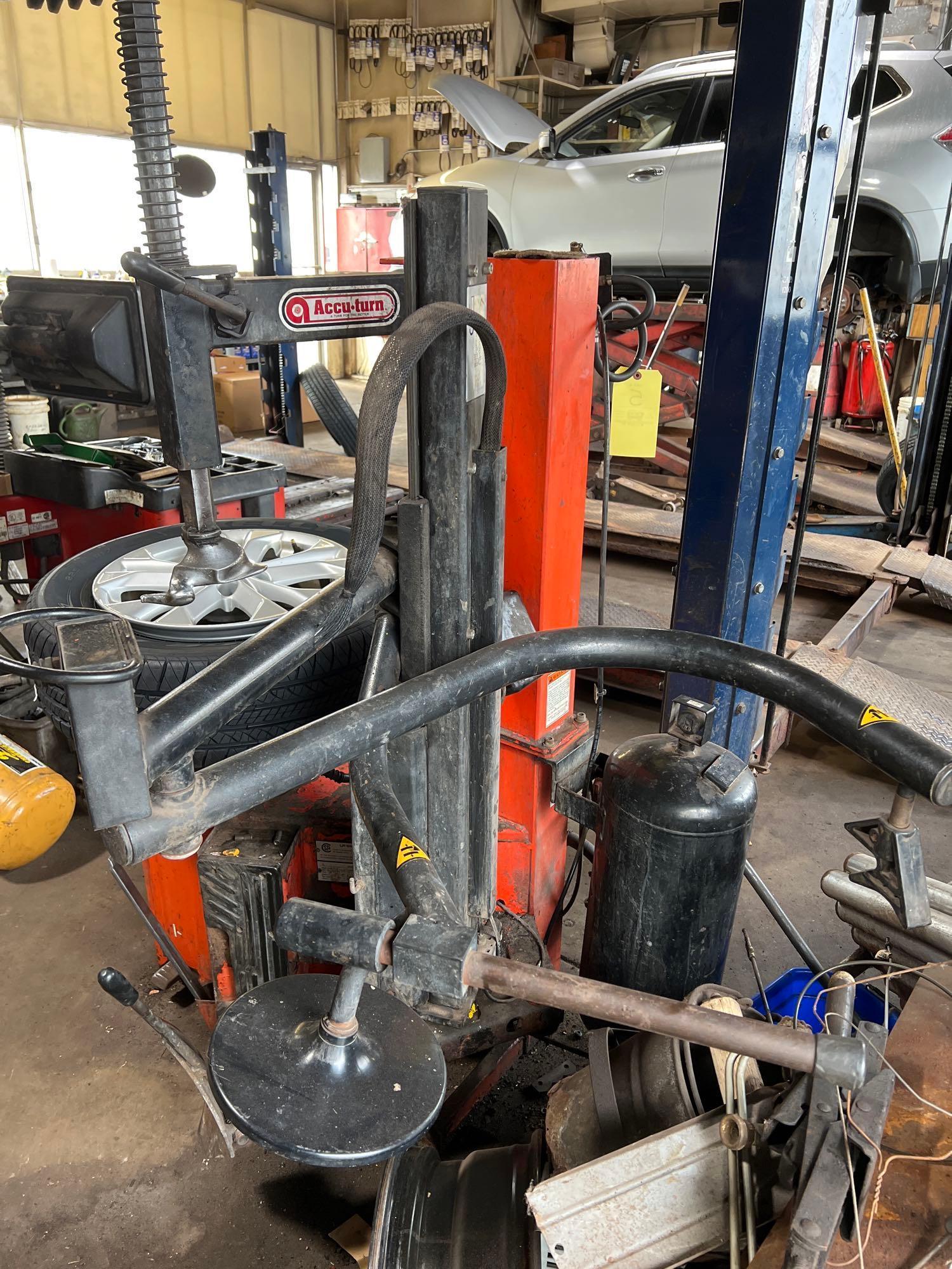 Accu-Turn 3602 Tire Changer