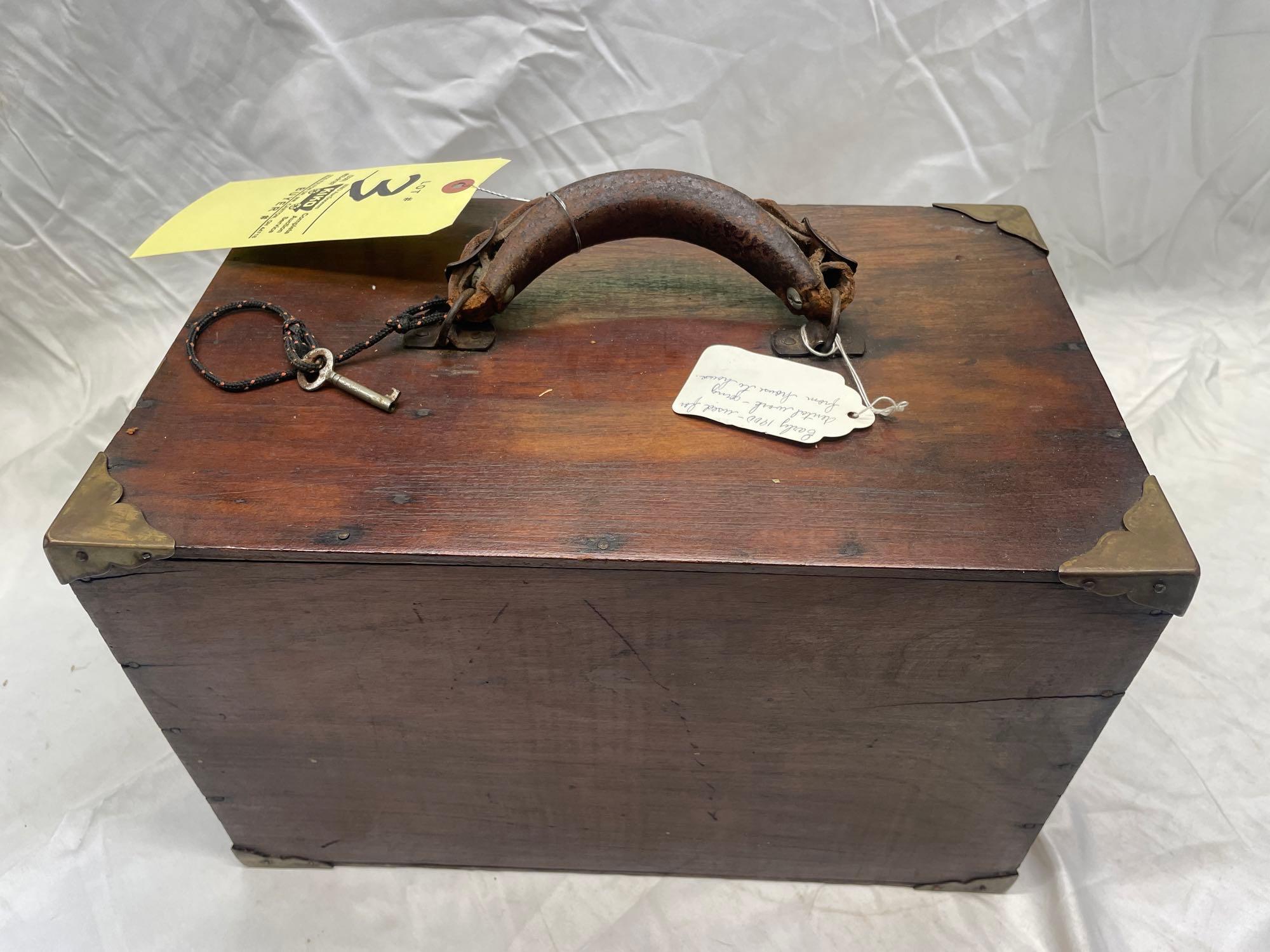 Early 1900?s Dentist travel box with tools