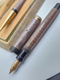 Unusual lavender color Parker pen & pencil set, boxed