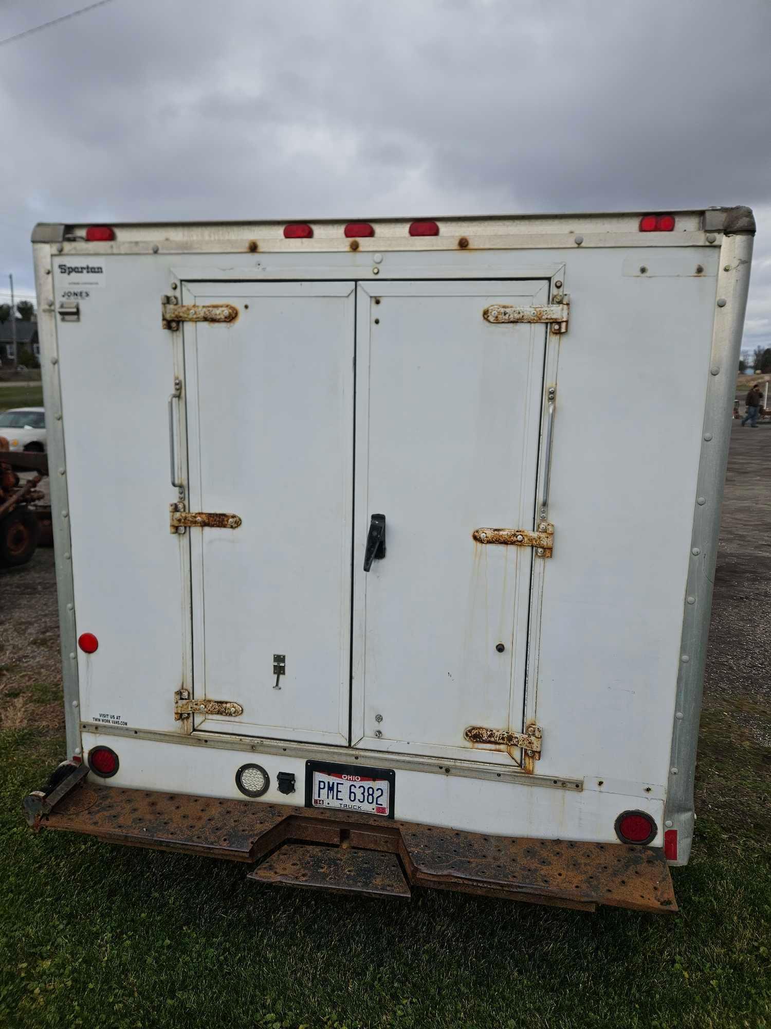 2005 GMC Savana box van work body, runs