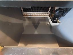 Manitowoc Q210 Ice Machine w/ Cooler