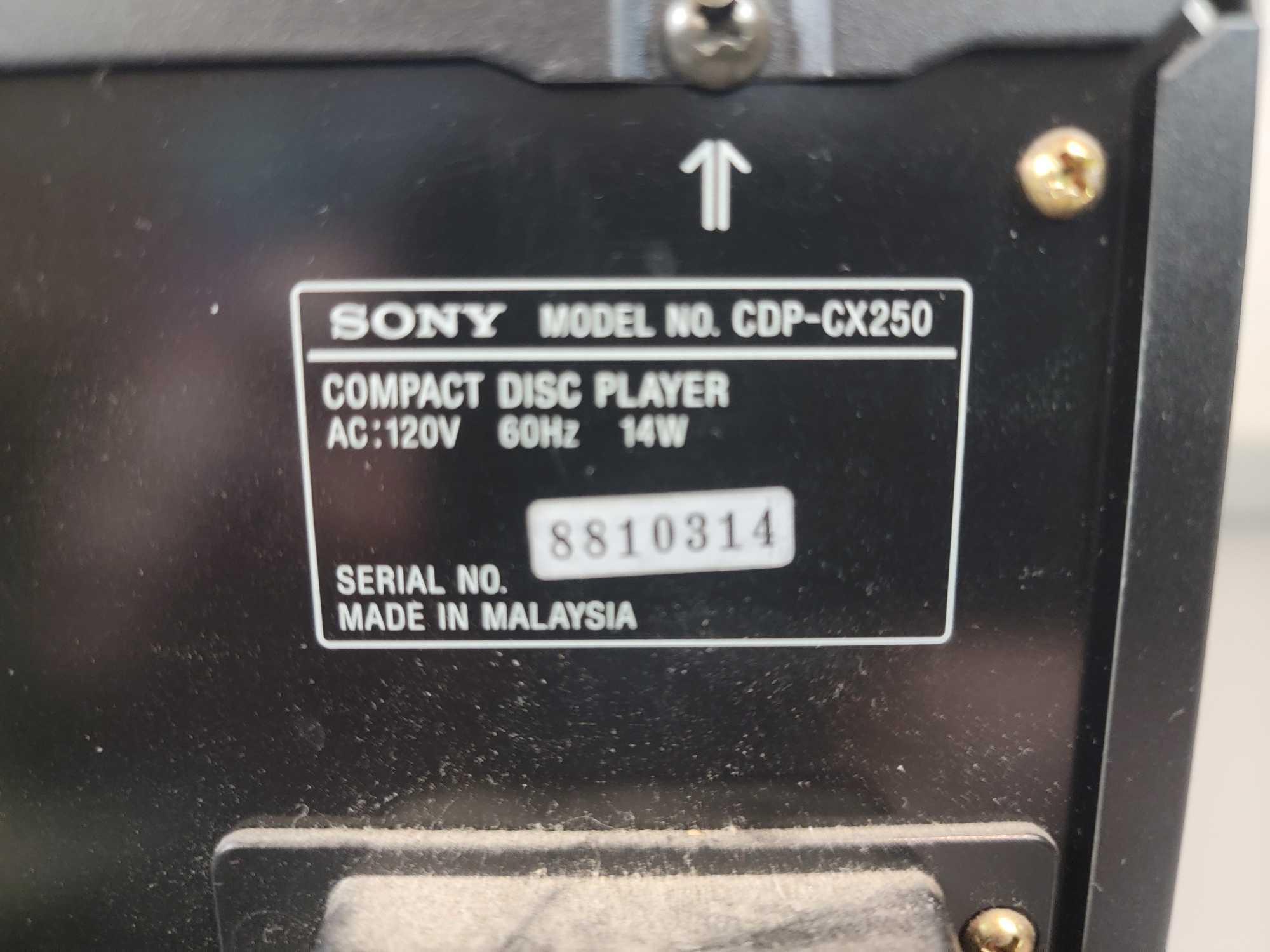 Sony Mega Storage CD Compact Disc Player CDP-CX250 + RCD-W5000