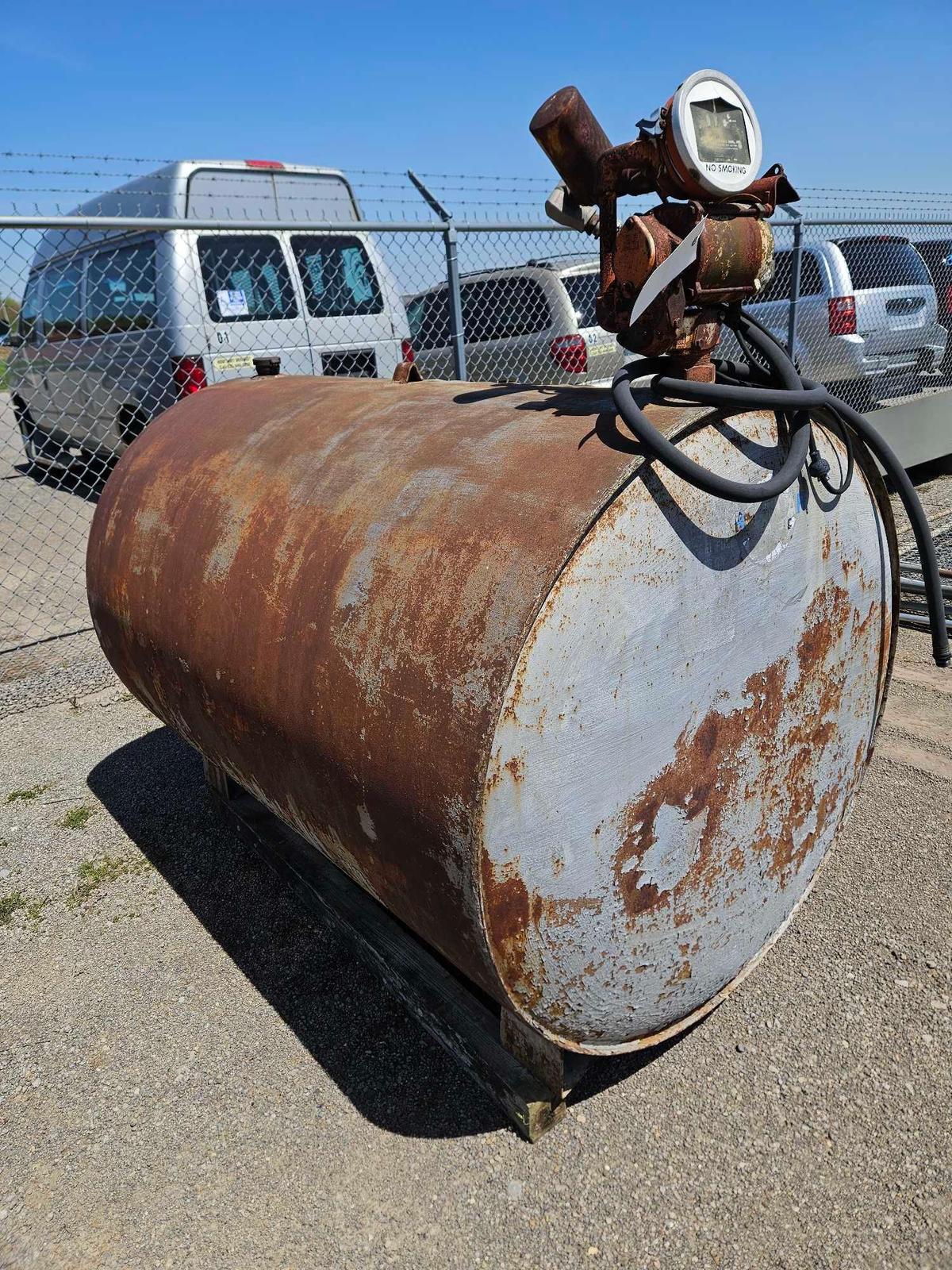 Fuel tank with electric pump