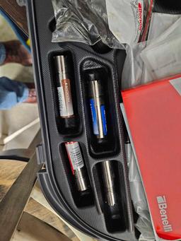 Benelli hard case with several choke tubes