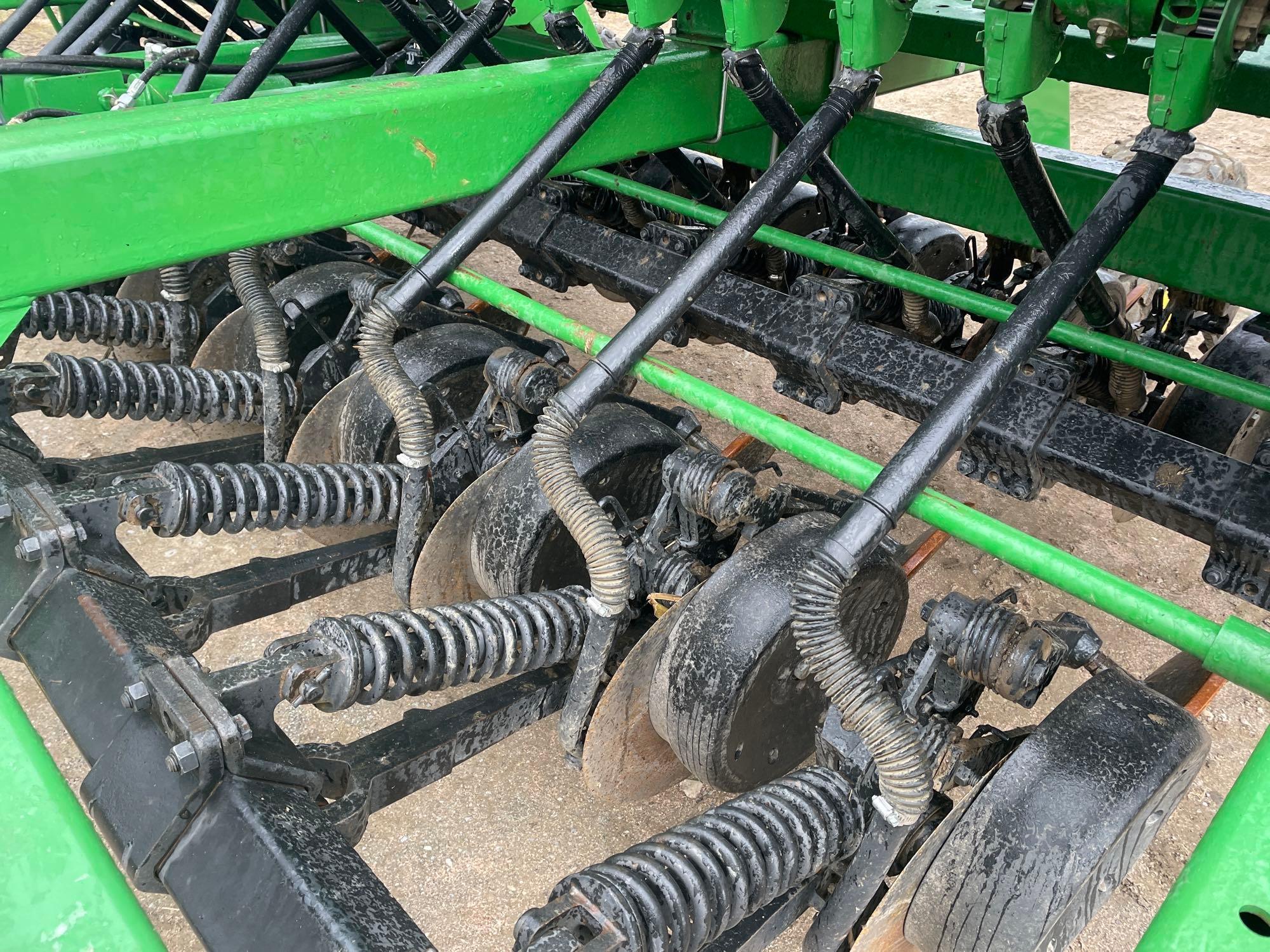 John Deere 1590 15ft No-Till Grain Drill with Grass Seed Box
