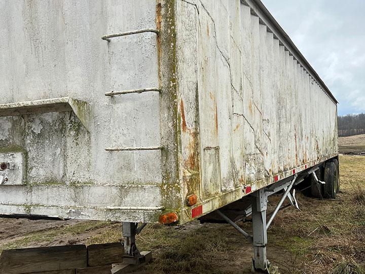 1978 Hawkeye 40 ft. double hopper bottom trailer