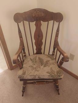 Philadelphia Colonial Style Rocking Chair