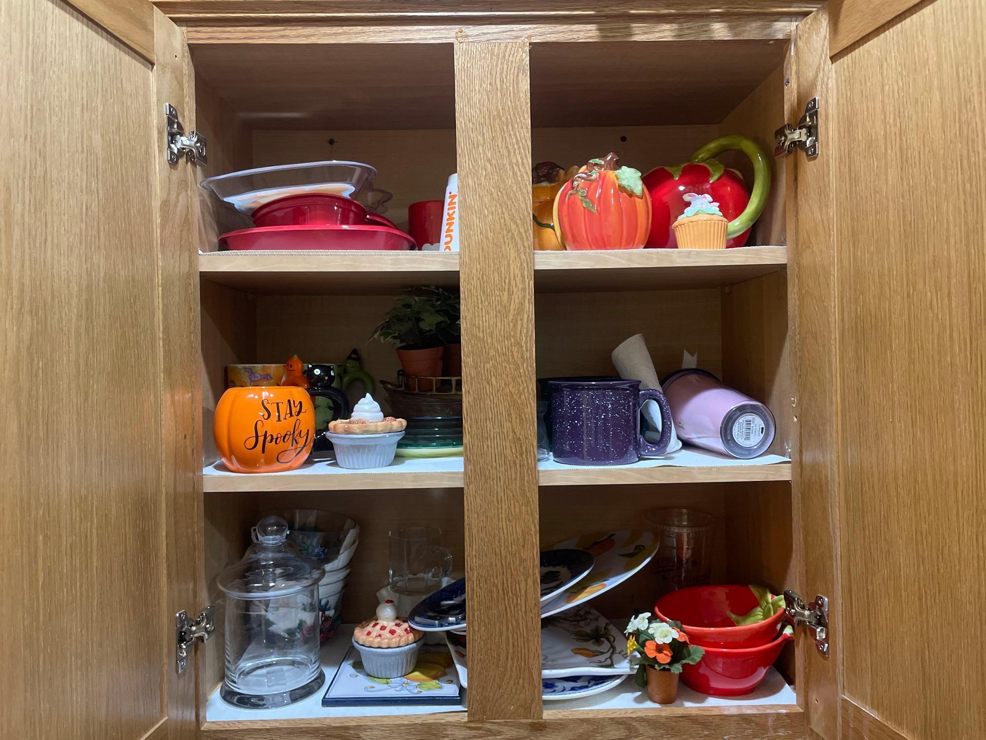 Kitchen Cabinet Contents - Holiday Kitchen Decor, Glasses, Glassware, & more