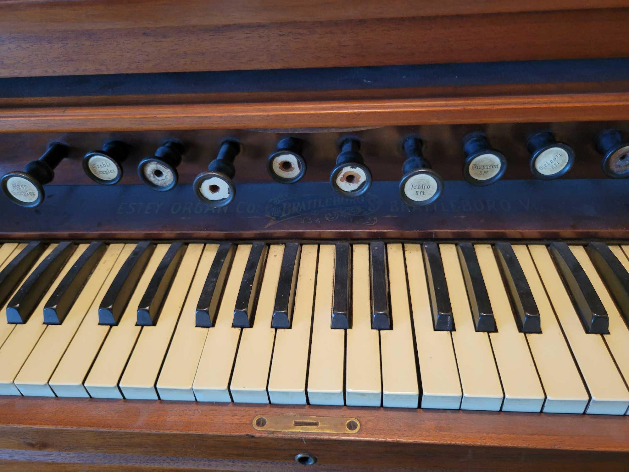 Estey Organ Co The Brattleboro Organ