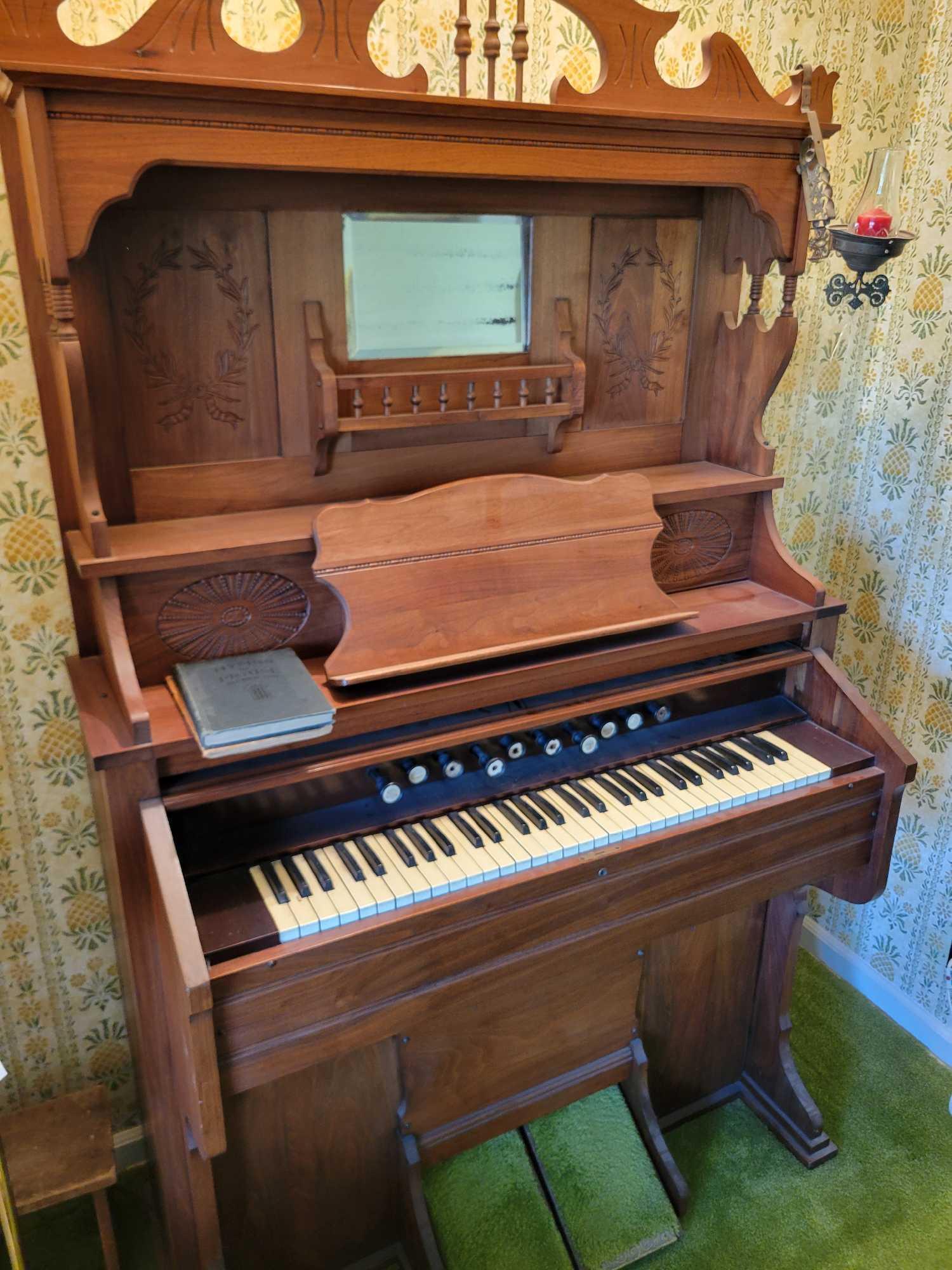 Estey Organ Co The Brattleboro Organ