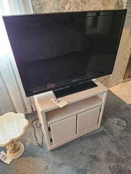 Insignia 38in TV with stand