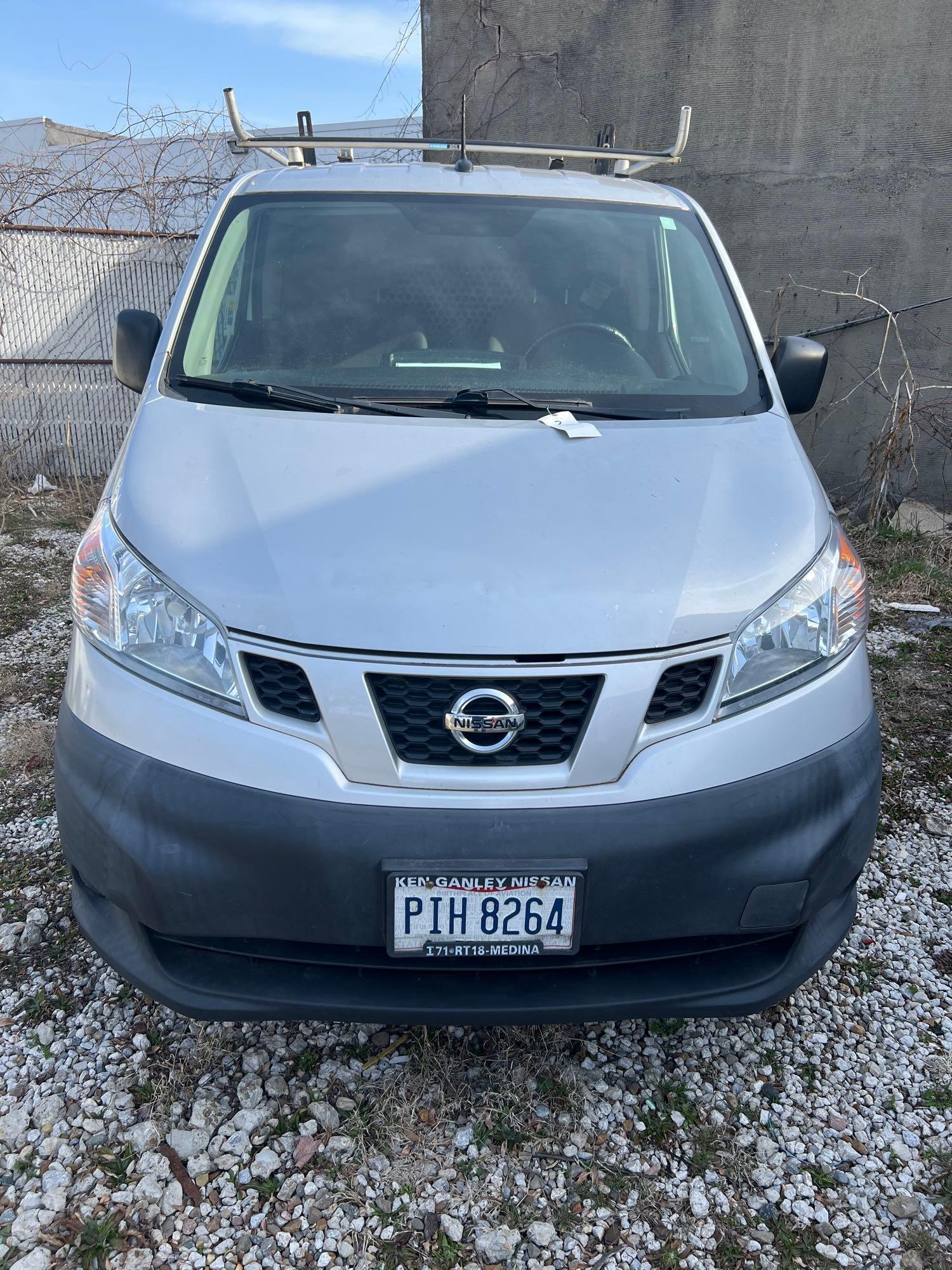 2013 Nissan NV200 Van runs on jumper box.