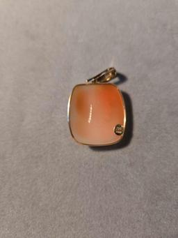 14k gold Italian carved shell cameo pendent