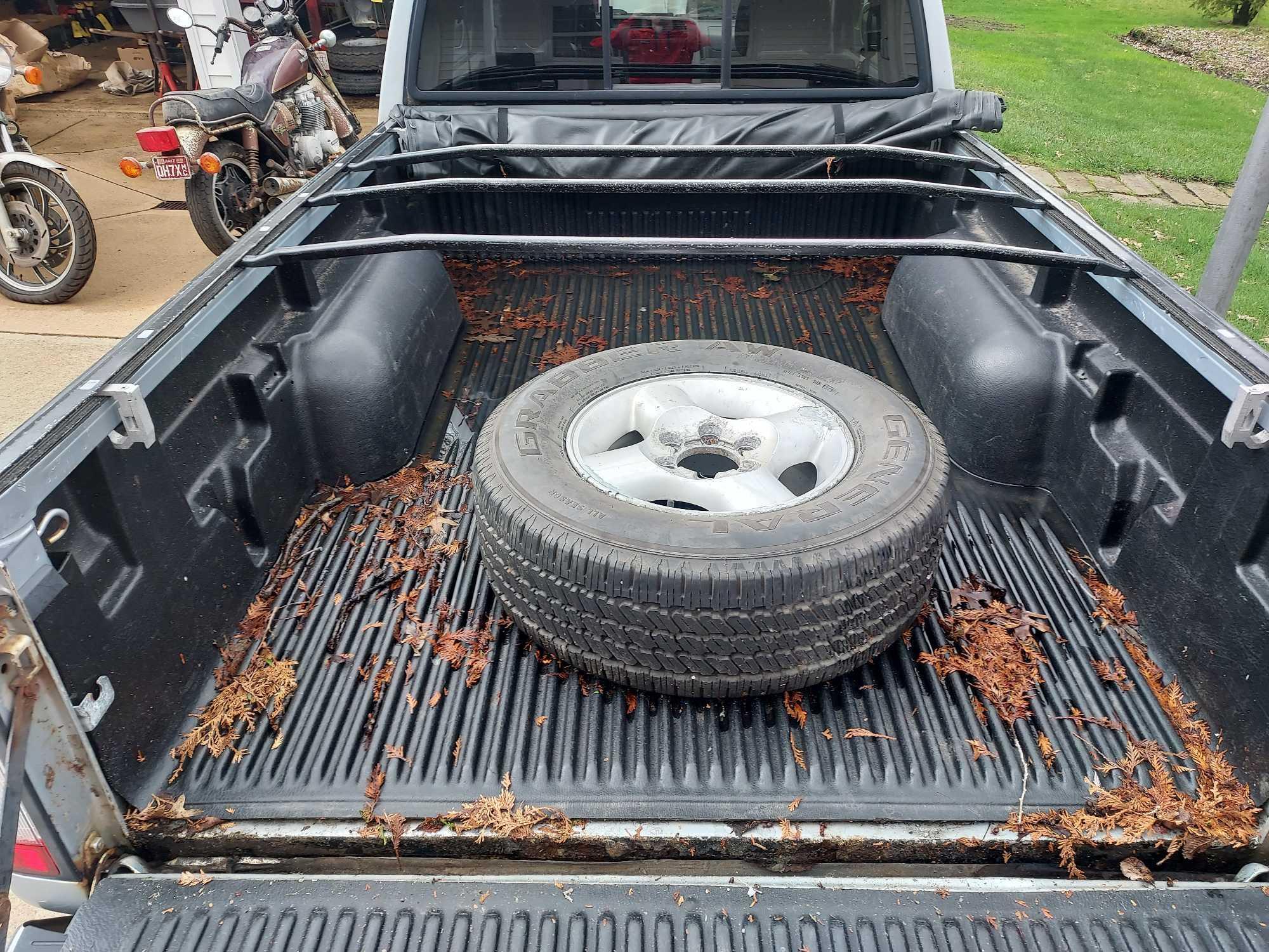 2000 Nissan Frontier XE Pickup Truck