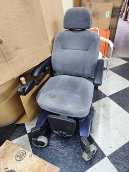 Pronto Electric Chair as-is, Bedside Commode, 2 orange lounge chairs