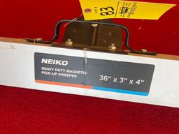 Neiko Heavy Duty Magnetic Pickup Sweeper