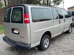 2005 GMC 2500 Savana Van - running