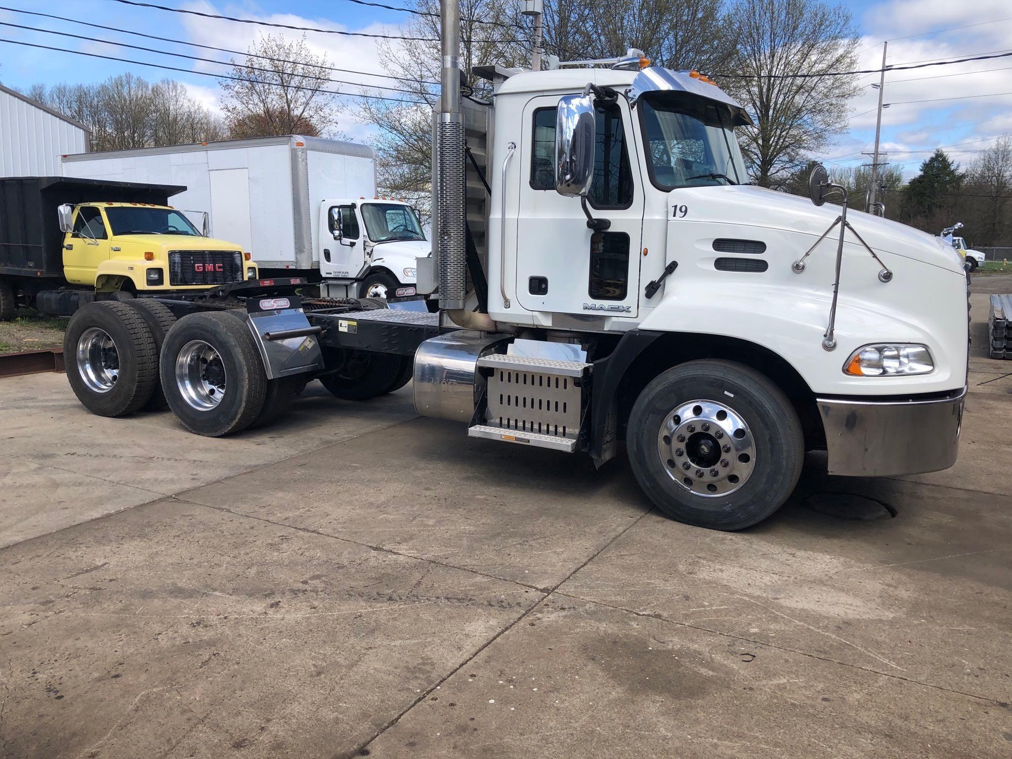 2013 Mack CXU613 tandem tractor, 718K miles