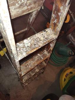 5 ft Wooden Ladder