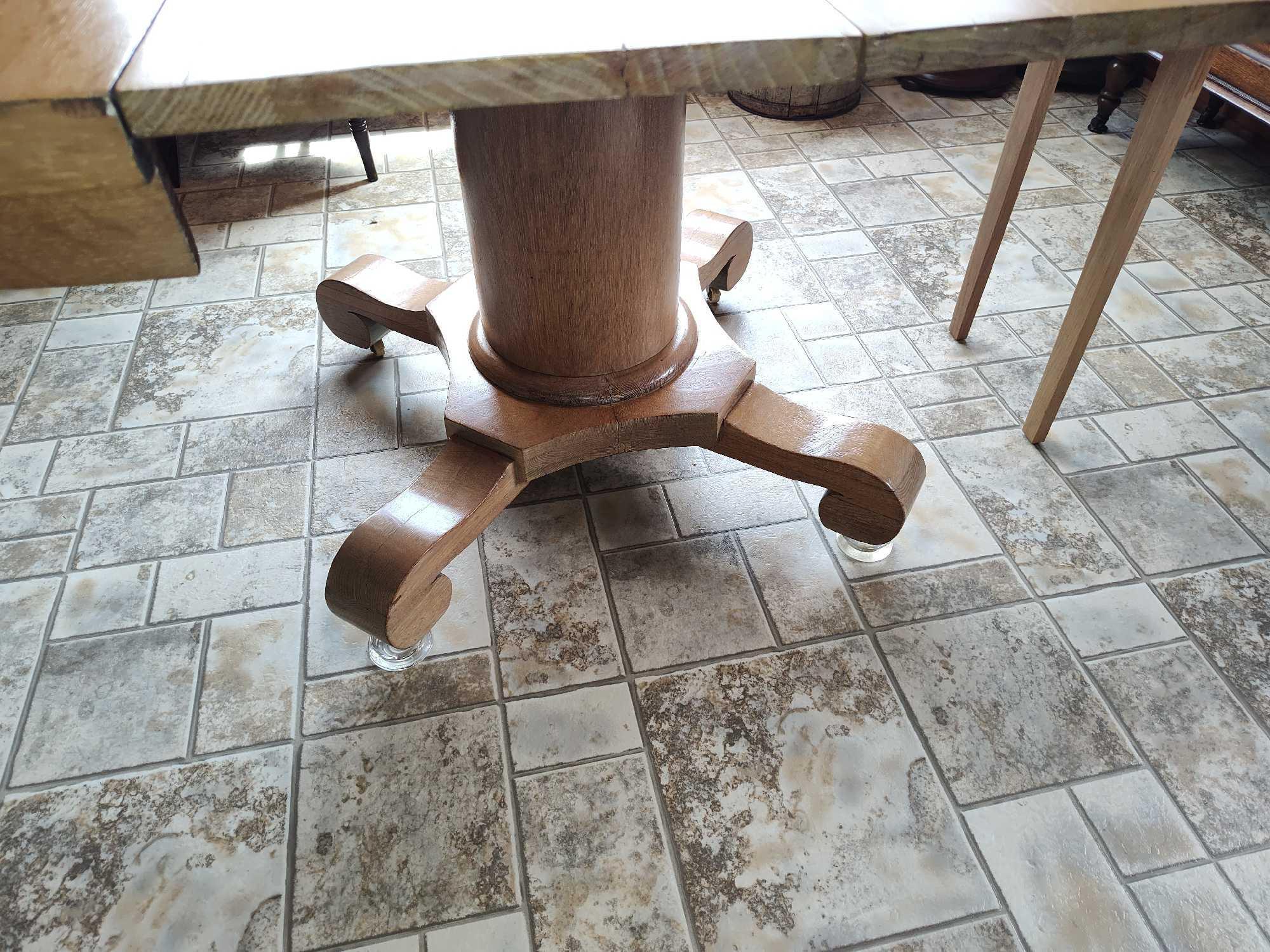 1/4 Sawn Oak 48" Pedestal Table W/ 3 Leaves