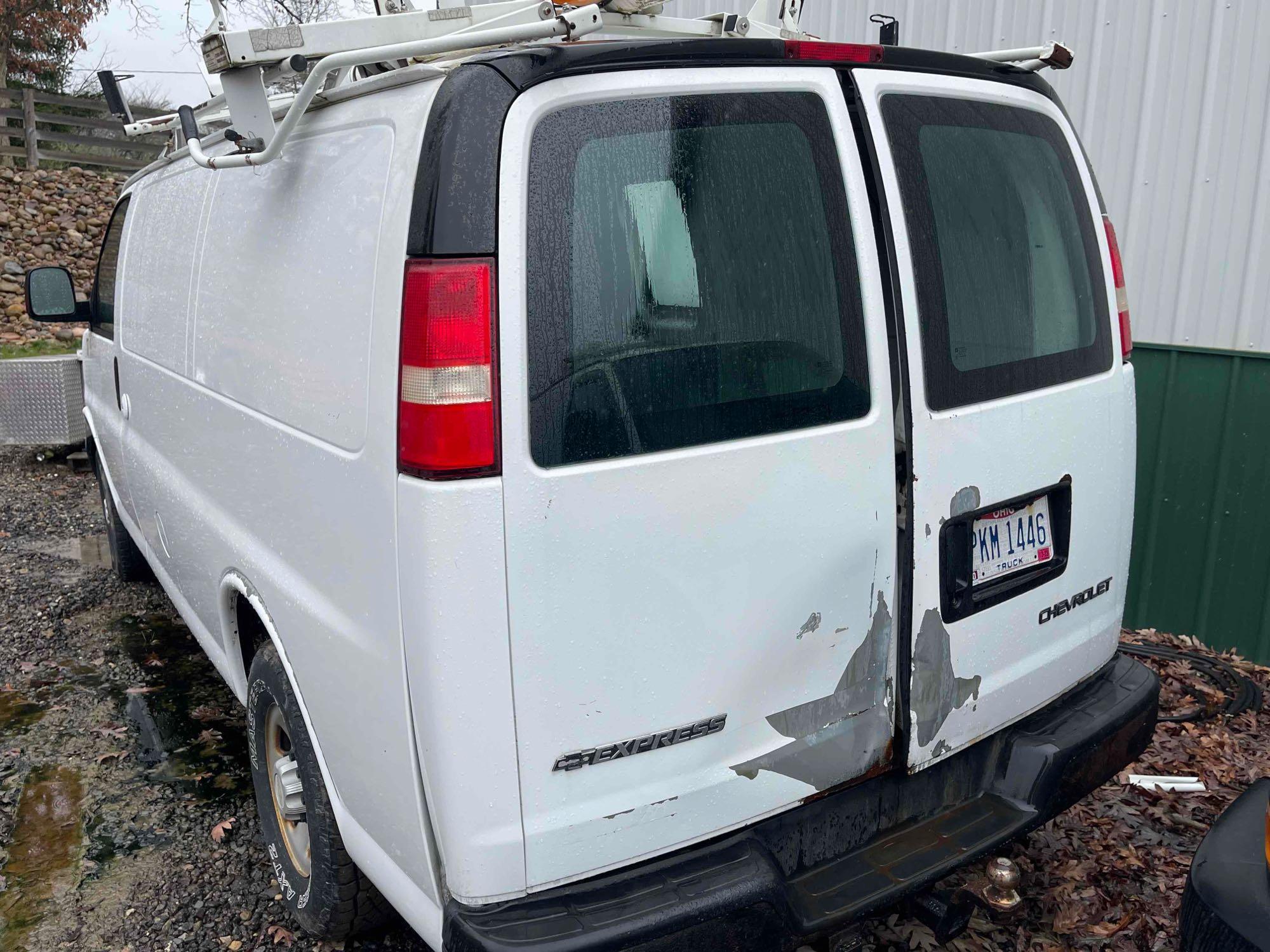 2007 Chevy 2500 van express 4.8 L engine. 94,842 mi.