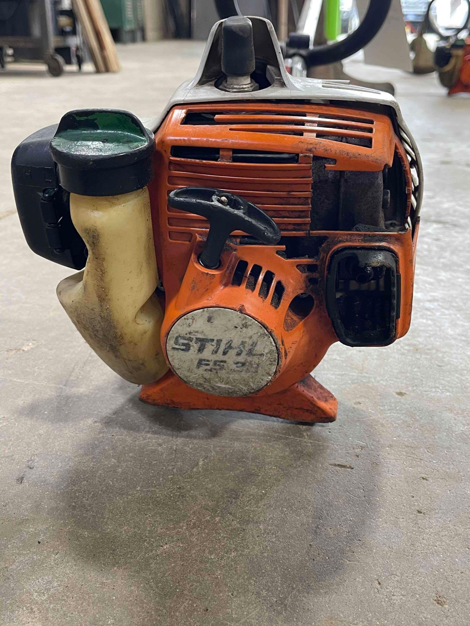 STIHL FS 30 weed whip, runs