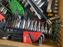 socket set - sockets - extensions - Allen wrenches