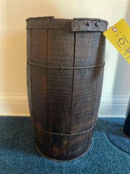 Vintage Wine Barrel, Casing Decor