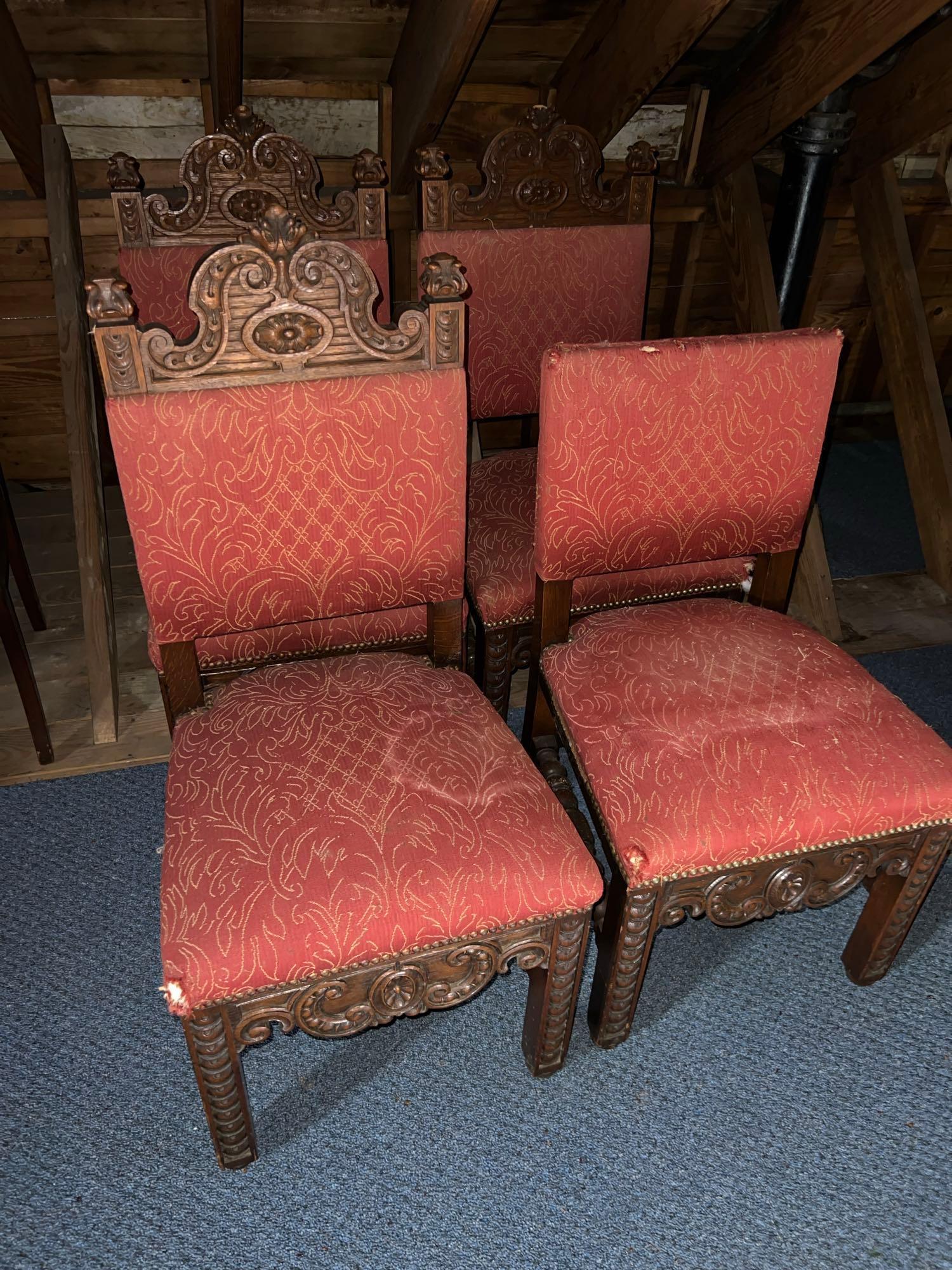 Late 1800s Heavily Carved Oak Dining Table with 10 Chairs